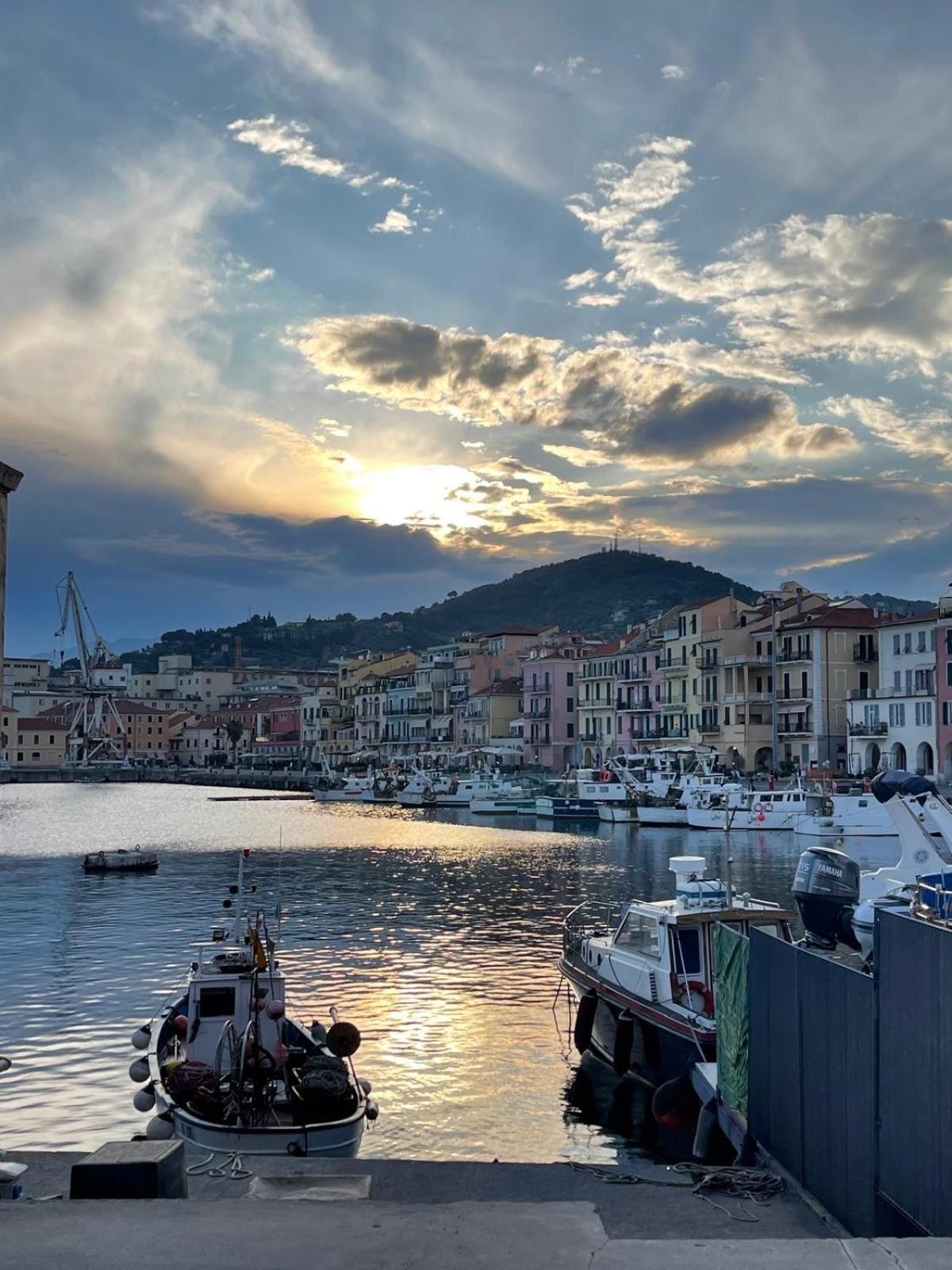 Casa Vacanza A 100 Metri Dal Mare Imperia Buitenkant foto